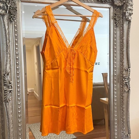 Zara Dresses & Skirts - 🧡 ZARA BNWT CONTRASTING SATIN EFFECT DRESS 🧡